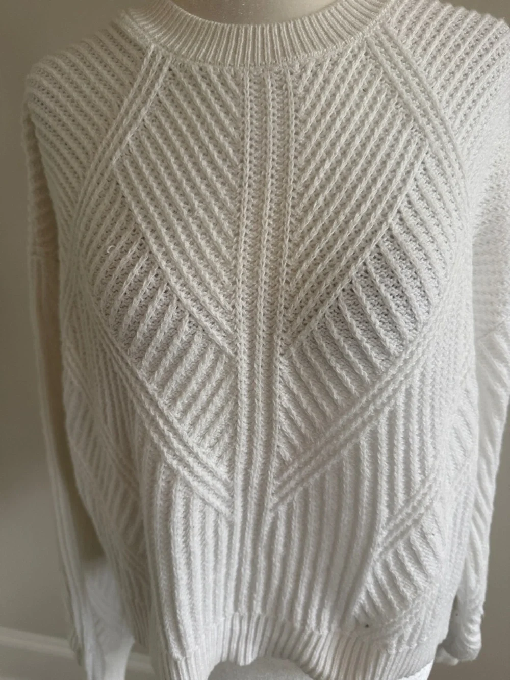 Express Classic White Textured Knit Sweater - Women's Crewneck size XS